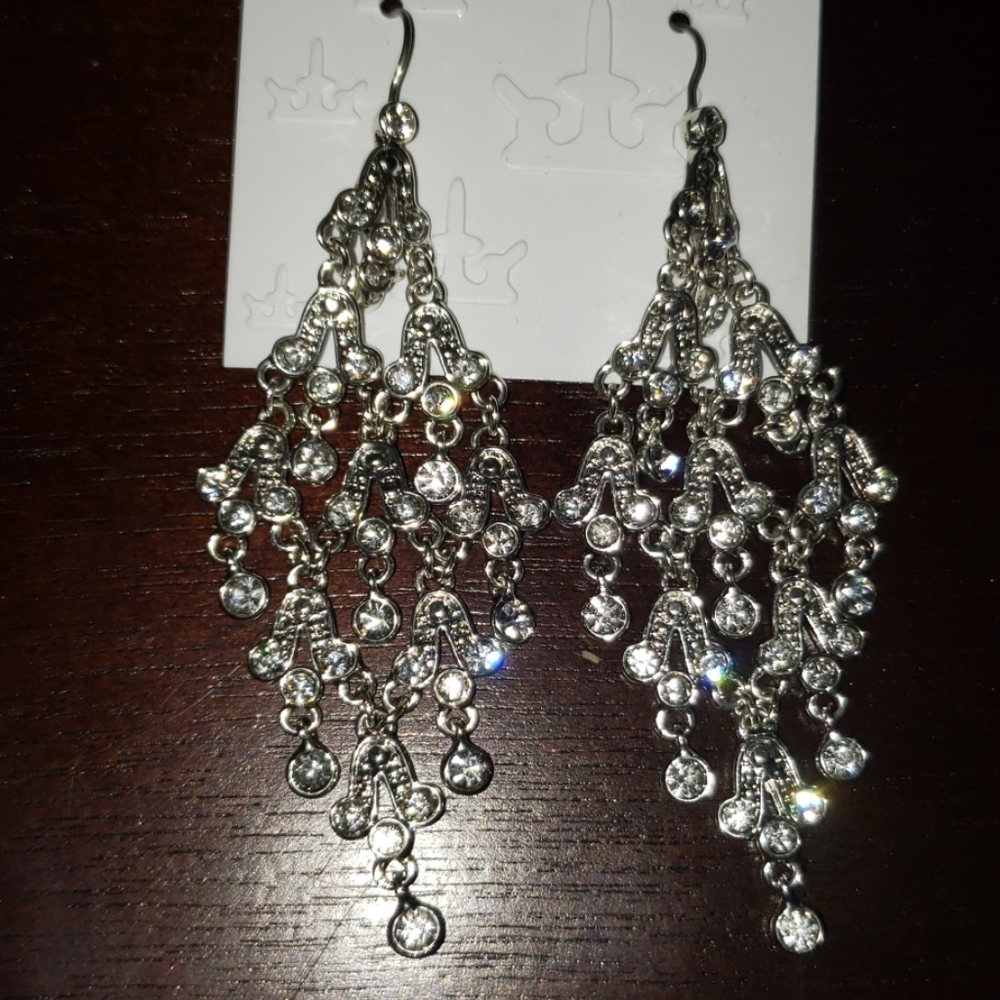 Chandelier earrings